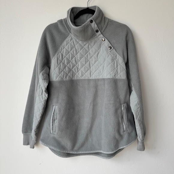 Abercrombie & Fitch Gray Fleece Pullover Sweater Size Medium - Picture 2 of 5